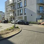 1 Pokojowy - Kawalerka Z Klimatyzacją, Garażem Podziemnym * Warszawa
