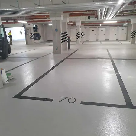 1 Pokojowy - Kawalerka Z Klimatyzacja, Garazem Podziemnym Daire *