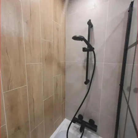 1 Pokojowy - Kawalerka Z Klimatyzacja, Garazem Podziemnym Daire *