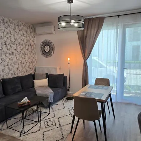 1 Pokojowy - Kawalerka Z Klimatyzacja, Garazem Podziemnym Varsovia